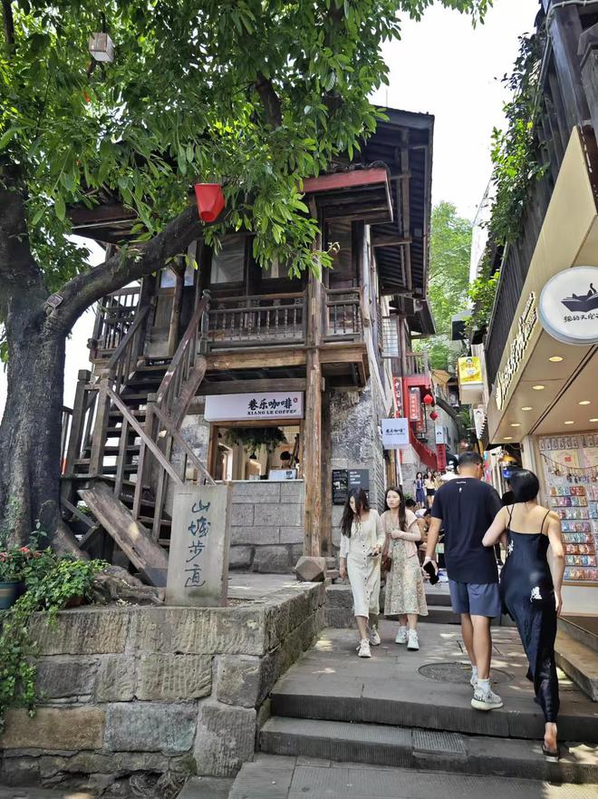 2025重庆必玩景点:四日游最新网红打卡地+交通攻略(图5) 2025重庆必玩景点:四日游最新网红打卡地+交通攻略(图5)