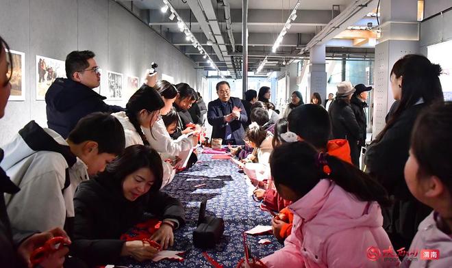 美好临渭魅力乡村——2025年全国剪纸精品展进景区活动启动(图5)